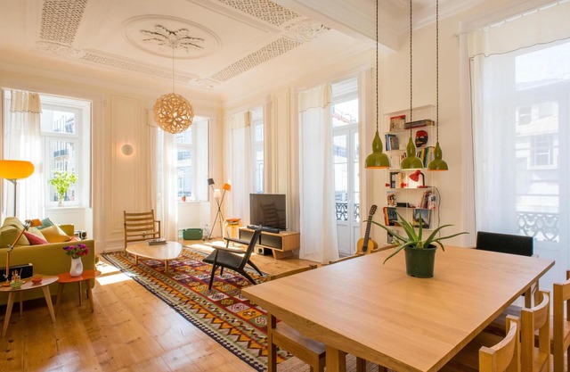 GROßE, HELLE WOHNUNG, Klimaanlage, in der Nähe von BARRIO ALTO, STADTZENTRUM
