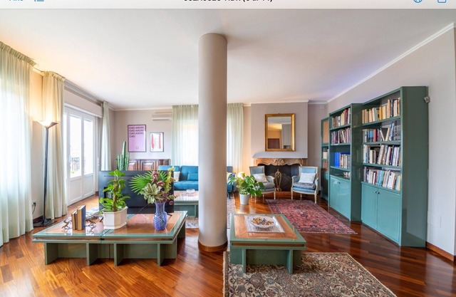 Großes und helles Penthouse im Herzen der Stadt Parma in der Nähe des Bahnhofs