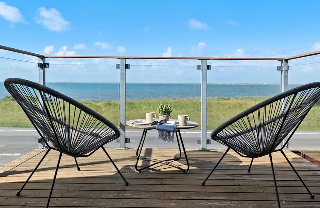 Large and inviting vacation home in a direct location on Krik Bay.