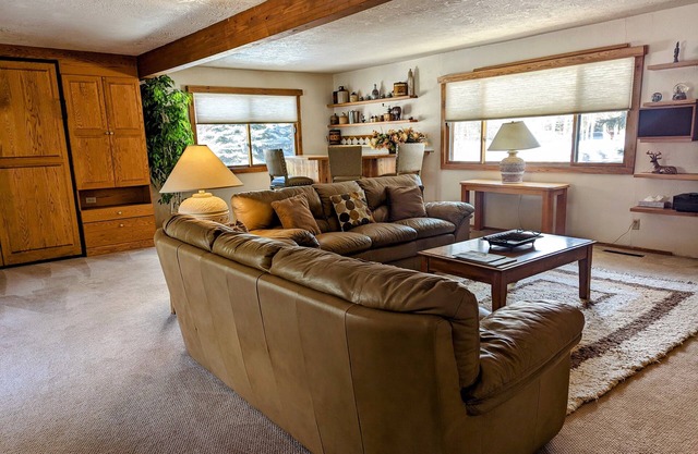 Große und geräumige 2-Zimmer-Residenz. Dies ist die beste Lage in Ketchum!