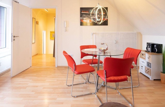 Apartment/FeWo, Herkulesblick,ruhig,stadtnah, WiFi,bis 4 Pers.,Süd-Balk.,Parkpl.