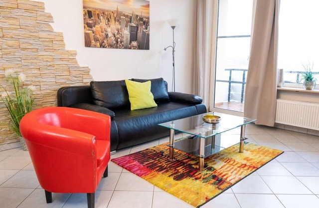 Apartment, bis 6 Pers., ruhig, stadtnah, WiFi, Balkon, Parkplatz, Herkulesblick