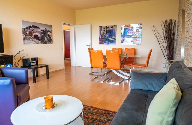 Ferienwohnung, ruhig, stadtnah, bis 2 Pers.,Balkon, Parkplatz,WiFi,Herkulesblick