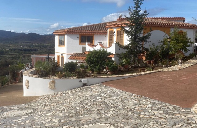 LARGE APARTMENT IN VILLA, VACATION HOME "G&G" (SLEEPS 13)
