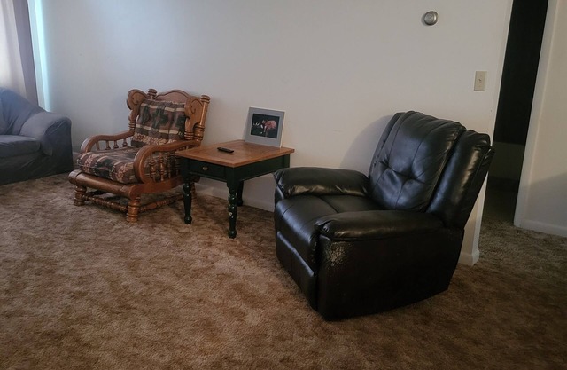 Large apartment south of Jackson