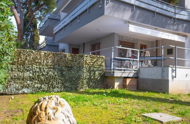 Große Wohnung mit Garten in der Nähe des Zentrums und des Strandes. Haustier ok