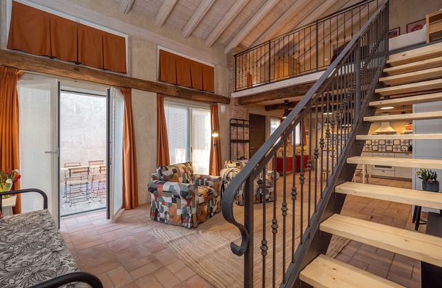 Large Loft Style Apartment with Garden in Farmhouse Resort