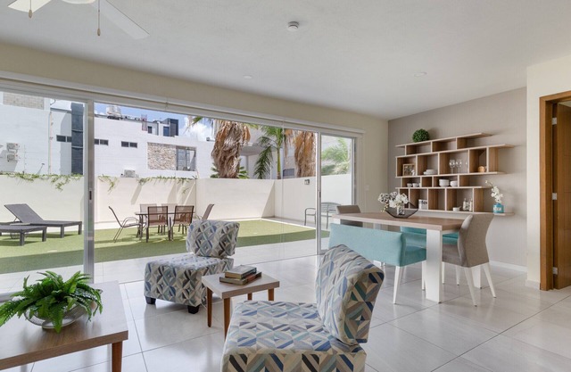 F104 · Large apartment with pool and terrace!