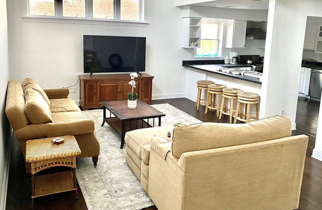 Large Bay Head Apartment a block from the beach!