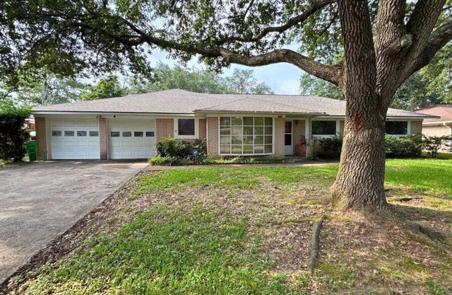 Large Baytown Home | 4BR, 2.5BA | Near Houston | Budget-Friendly