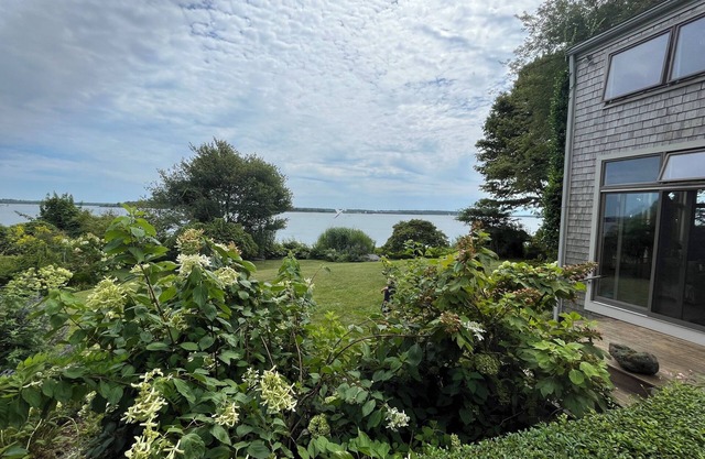 Large Beach Front Home 10 minutes from Newport RI.