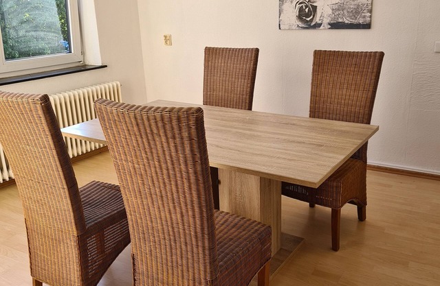 GROßE, HELLE 4 ZIMMER WOHNUNG FÜR BIS ZU 6 PERSONEN