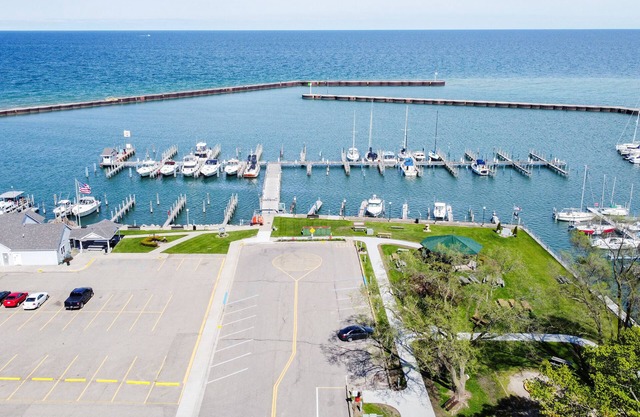 LARGE Clean Updated Lake front Cottage with THE MOST INCREDIBLE VIEW & BEACH !!!