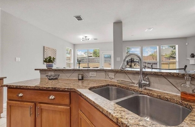 Large Comfortable Newly Renovated Home for Family