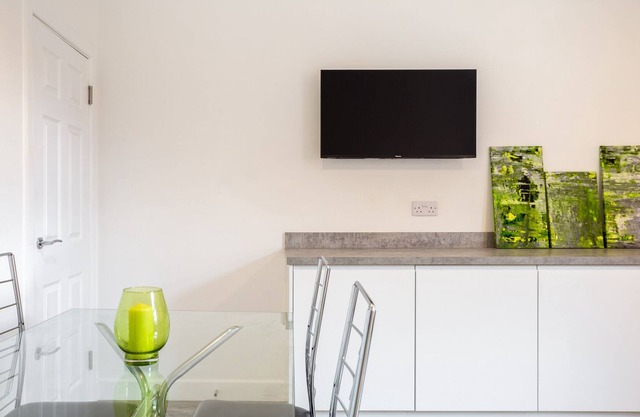 ★Wakefield House✔Parking✔100mbs WiFi✔BBQ✔XScape