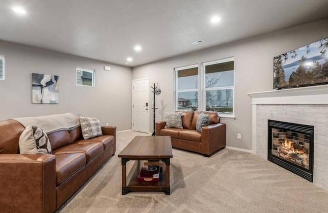 Large Cottage Near Downtown, Beach & Skiing #116