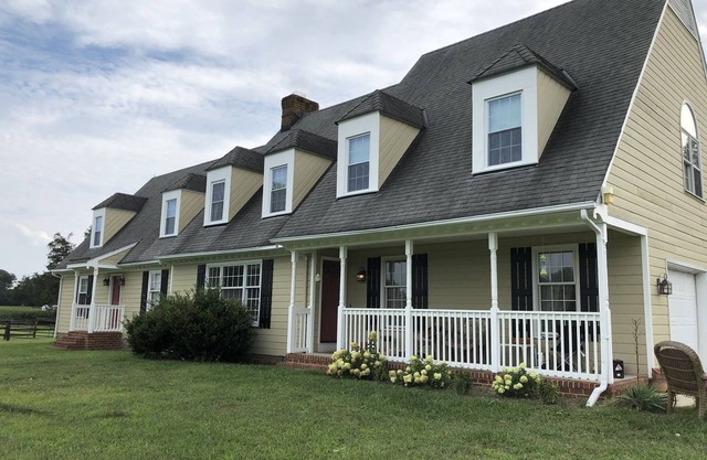 Large country home sleeps 13