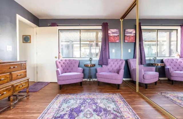 Large country home with 3 rooms and 3 baths