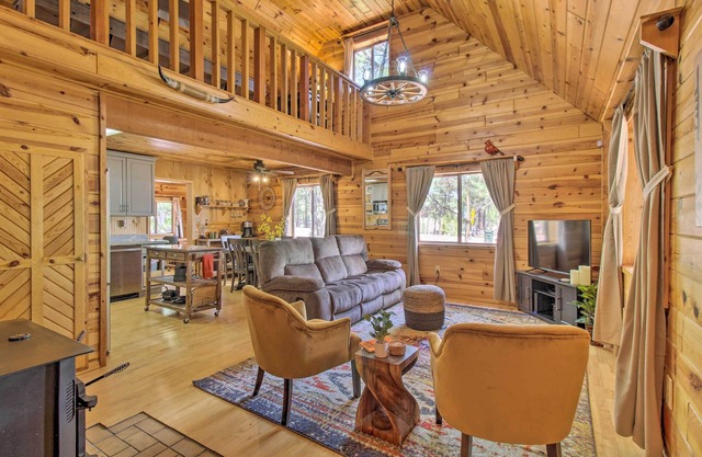 Large Deck, Grill: Pet-Friendly Show Low Retreat!