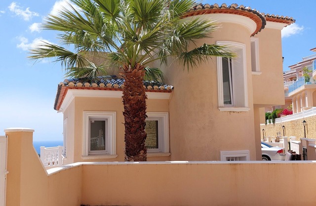 Groses freistehende Familienwohnung mit mehresblick auf 3 kilometer von Moraira.
