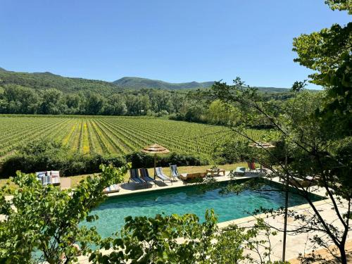 Large Estate With A Pool Overlooking The Vineyards