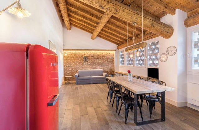 Große Ferienwohnung "Rovere" mit WLAN, Gemeinschaftsgarten und Pool