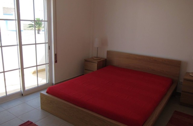 Large family-friendly house in picturesque Santa Luzia, sea view, near beaches