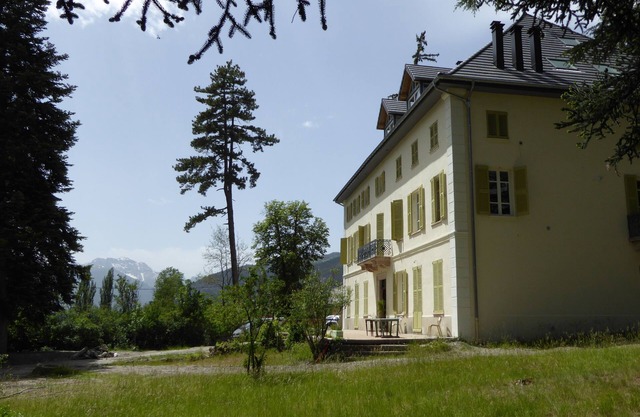 Große Villa Südalpen, Provence am Fuße der Berge 22 Personen