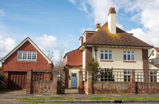 Large family home, great facilities, near Frinton beach