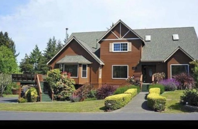 Large Family Home near the Beach