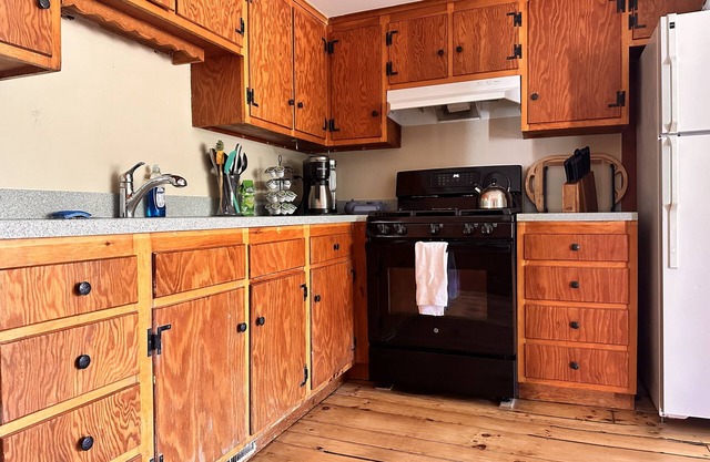 Large Farm House Apartment minutes away from Stowe Mountain Resort