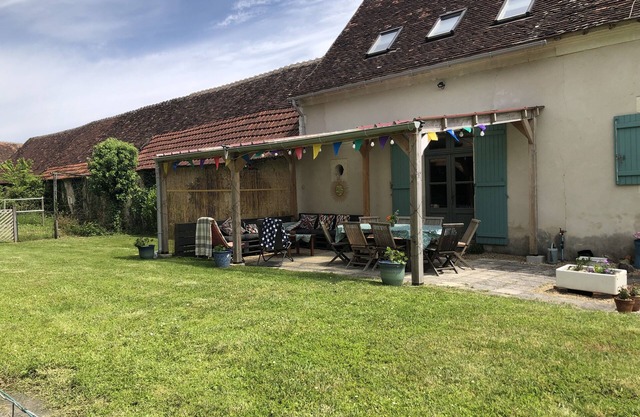 Wunderschöne Loire-Villa, südliches Loiretal, privater beheizter Pool. Hunde akzeptiert.