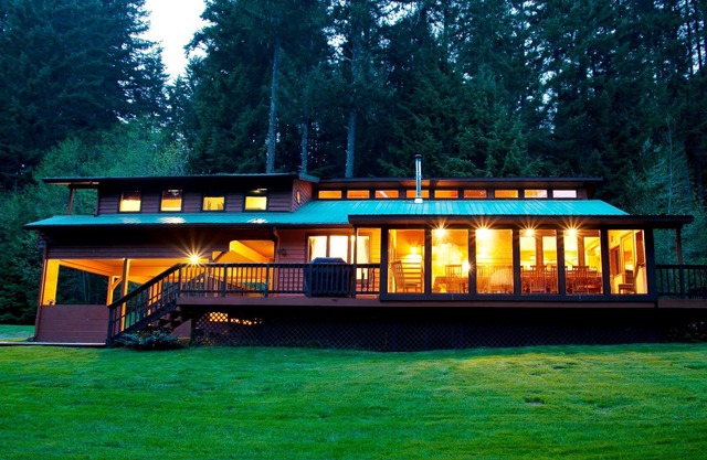 Große Gruppenkabine. Ideal für große Familien. Hat Whirlpool, Billardtisch, WiFi & BBQ.