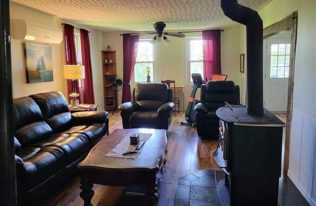 Large historic home w/fire pit & close access to Hwy#104