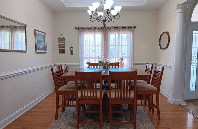 Large home. 30 minutes from beach. 20 minutes to Jacksonville or Richlands.