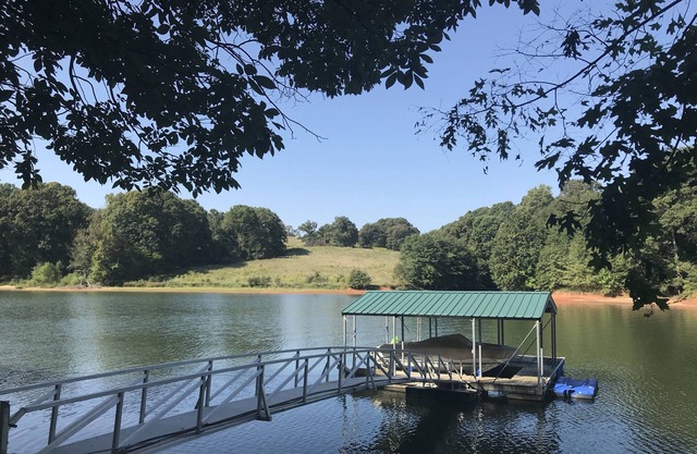 Lake Hartwell Waterfront Home in der Nähe der I-85 PetS OK Herbst / Winter 3-Tage-Special