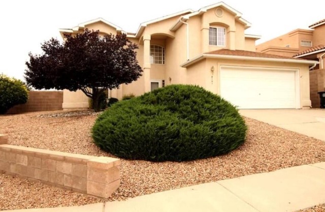 Large Home for Entire Family /Memory Foam Beds, TV