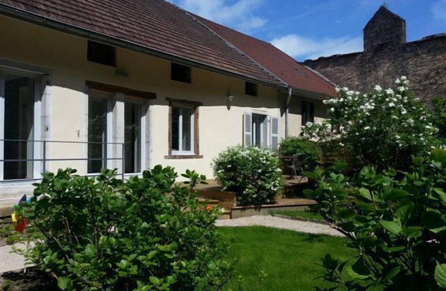 Großes Haus in Poligny, Jura - 4-Sterne-Luxus-Unterkunft Schlafmöglichkeiten für 8