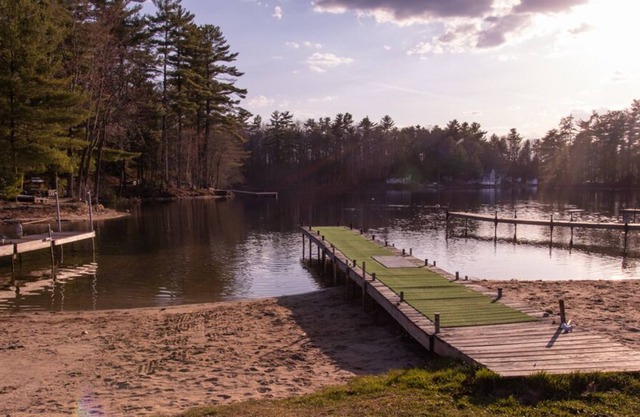 Large Lake Access Home Close to Portland