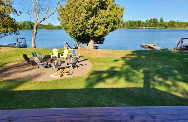 Large Lake house on major snowmobile trail