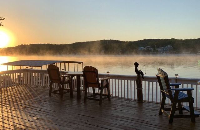 Large Lakefront Family Retreat on Quiet and Lively Cove