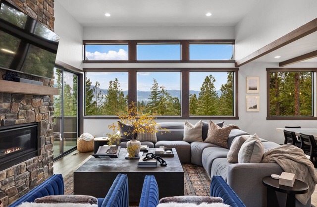 Large & Luxurious Retreat on 5 Wooded Acres w/ Hot Tub and Game Room