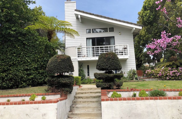 Large luxury studio with view in Santa Monica