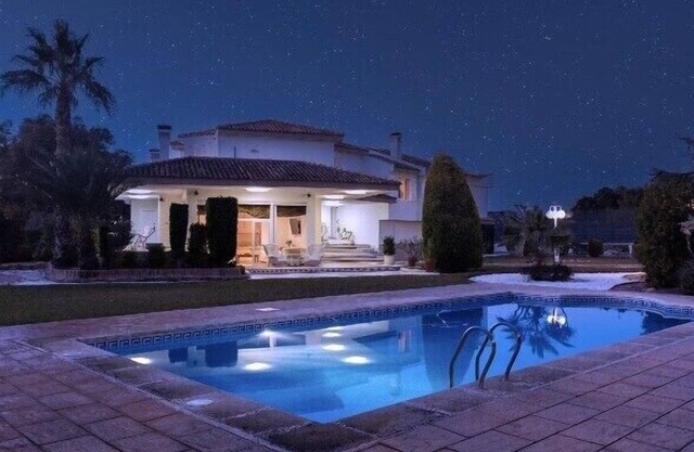 Large Luxury Villa , with Large Gardens , pool ,gym and tennis court.