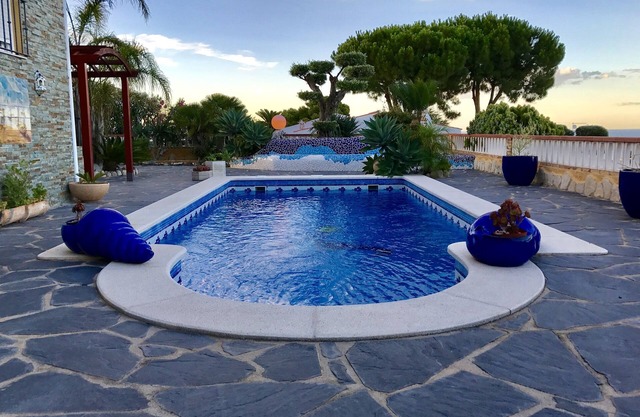 Große Luxus-Villa, Wi-Fi, einen Pool und ein privater Parkplatz. Ausblick Panorama auf das Meer.