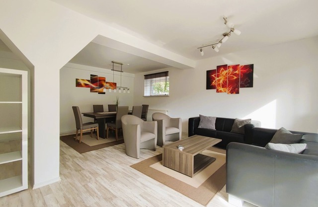 Große moderne Ferienwohnung MAXIMA 1 für max. 6 Personen mit Garten