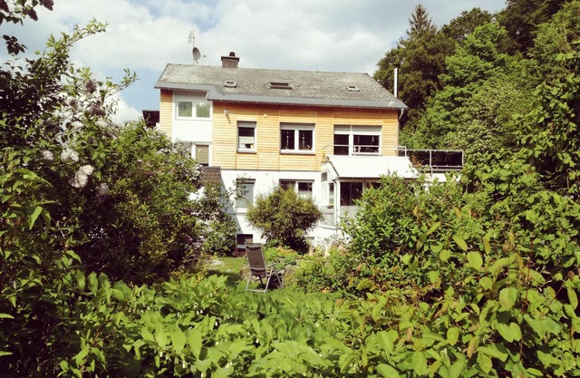 große nichtraucher Wohnung, ruhige Lage aber Ortsnähe, Quadvermietung am Haus