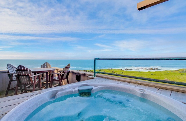 Große Haus am Meer w / Whirlpool, Schwimmbad, und eine große Terrasse. Hunde willkommen!