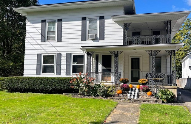 Large One Bedroom Downstairs - with laundry