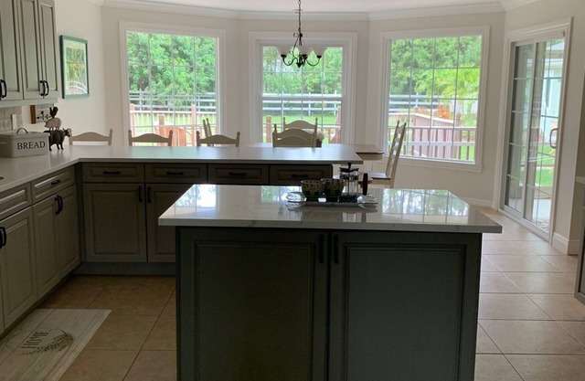 Large Pool, Pickleball court, Near Beaches, Private Lot